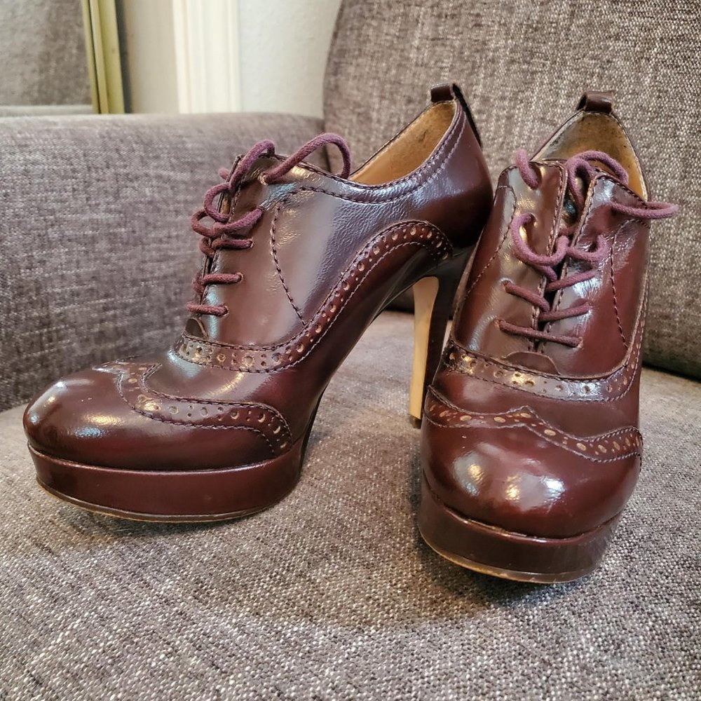 ✨SOLD✨ Tommy Hilfiger Women's Burgundy Oxford 7.5